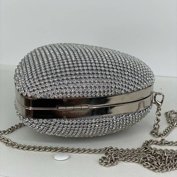 Silver Heart-Shaped Rhinestone Clutch Crossbody purse - Picture 6 of 7